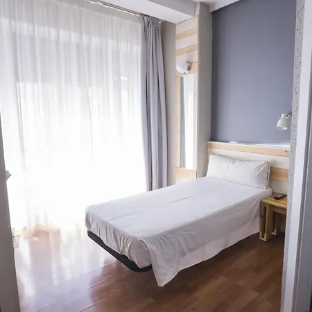 Alda Centro 3* ポンフェラダ